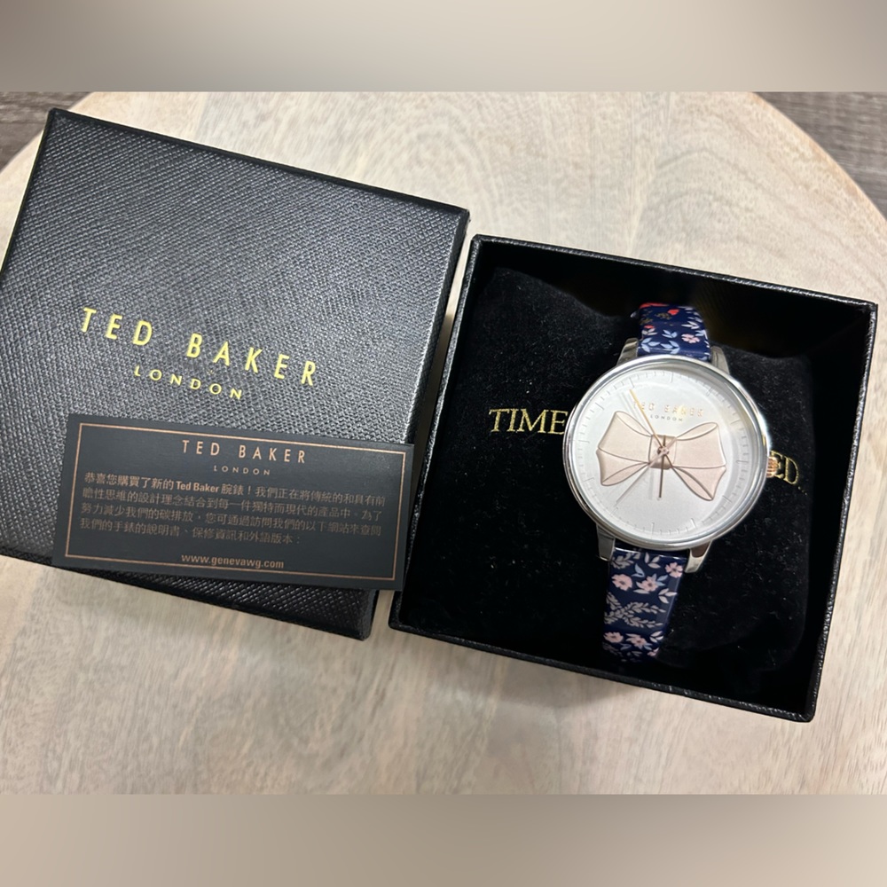 Ted Baker London Blue Floral Bow Graphic 3
Hand Watch.